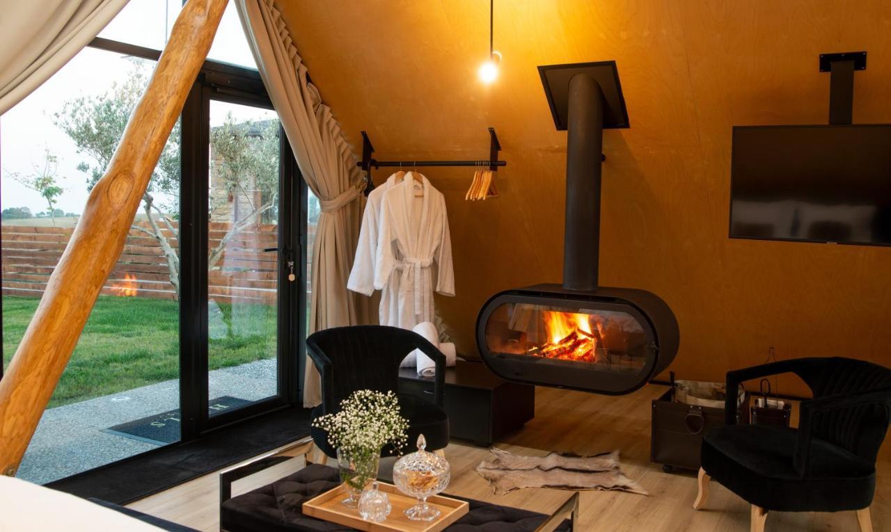 3 Hills Boutique - The Ranch Experience Hotel Trilofos Bagian luar foto