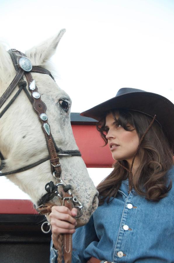 3 Hills Boutique - The Ranch Experience Hotel Trilofos Bagian luar foto